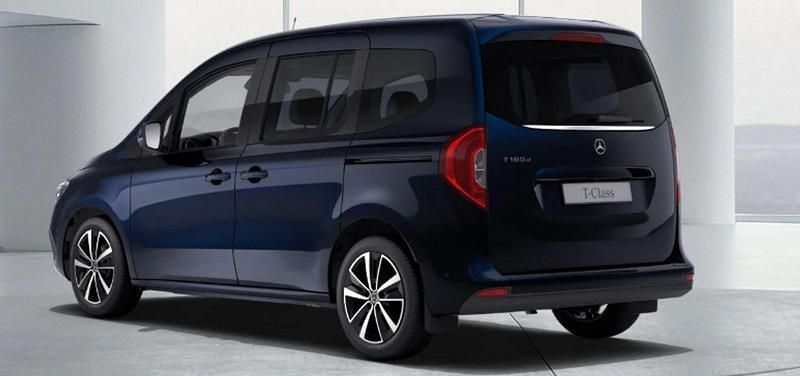 Nuevo Mercedes T180 115 CV (84 kW) 2025 Azul Monovolumen