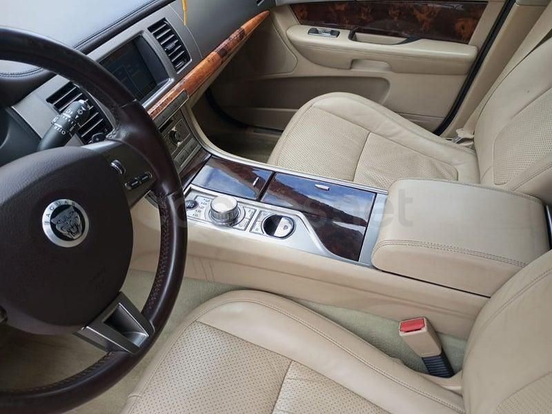 Usado Jaguar XF Portfolio 275 CV (202 kW) 2010 Negro Berlina