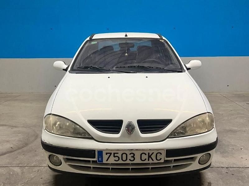 Blanco Usado 2003 Renault Mégane II Dynamique Berlina | 2250 € (Precio justo) - Imagen 1/4