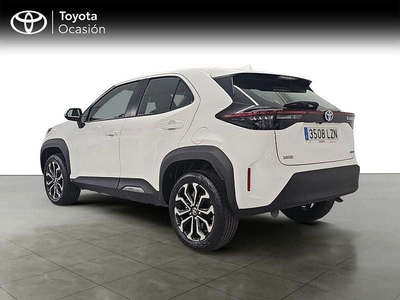 Usado Toyota Yaris Active 116 CV (85 kW) 2022 Blanco Utilitario