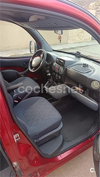 Usado Fiat Doblò Dynamic 105 CV (77 kW) 2009 Rojo Monovolumen