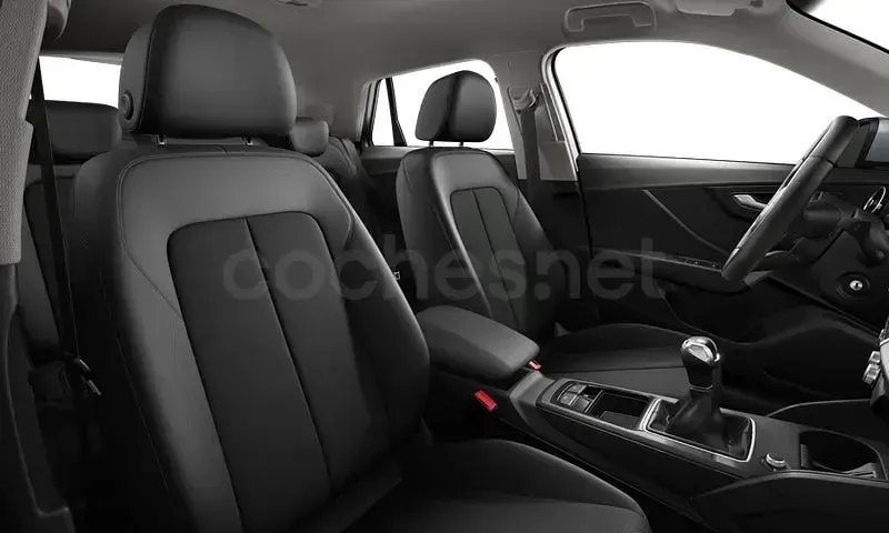 Usado Audi Q2 Advanced Plus 116 CV (85 kW) 2025 Gris / plata SUV