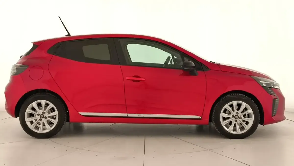 Usado Renault Clio V Evolution 100 CV (73 kW) 2025 Rojo deseo Berlina