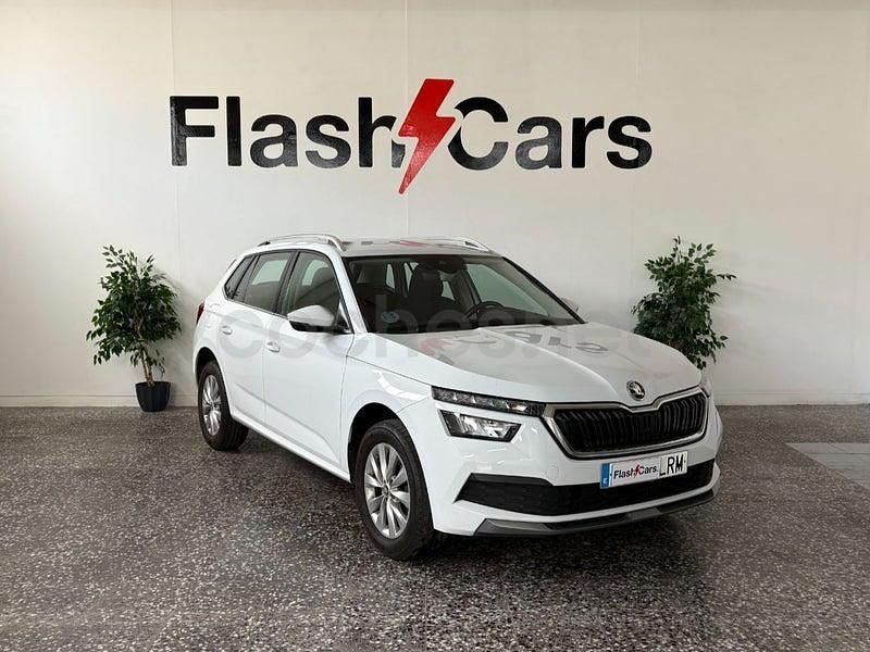 Usado Skoda Kamiq Ambition 95 CV (69 kW) 2021 Blanco SUV