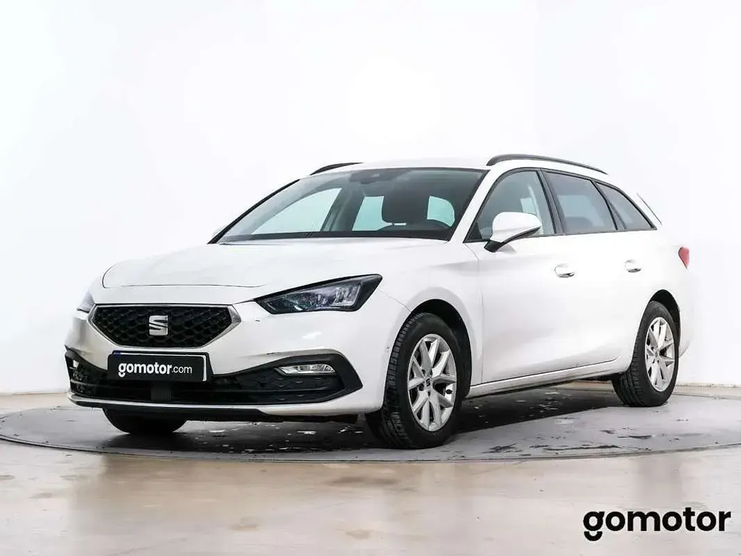 Usado Seat Leon Style 116 CV (85 kW) 2022 Blanco Familiar