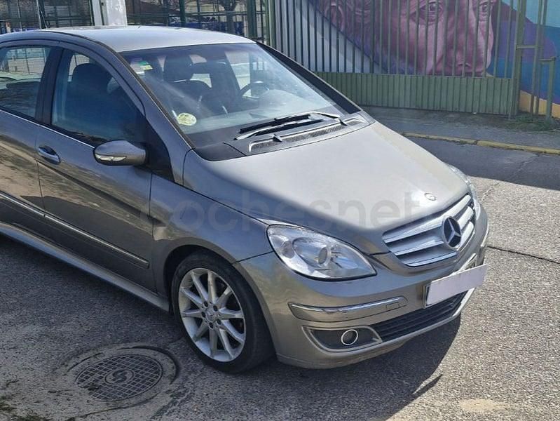 Usado Mercedes B200 140 CV (102 kW) 2006 Beige Monovolumen