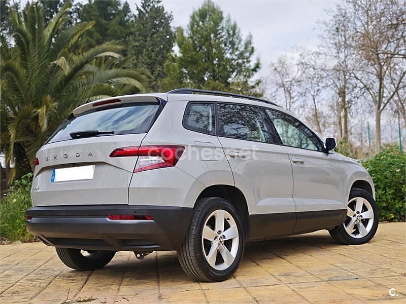 Usado Skoda Karoq 115 CV (84 kW) 2020 Gris / plata SUV