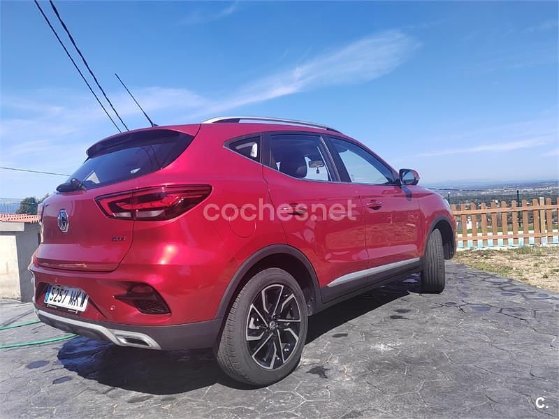 Usado MG ZS Luxury 106 CV (77 kW) 2023 Granate SUV