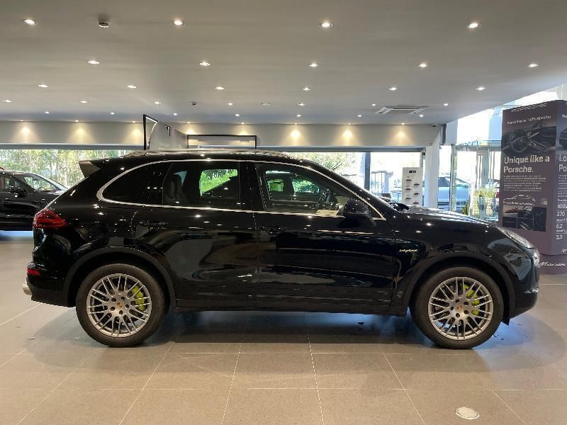 Usado Porsche Cayenne S E-Hybrid 416 CV (305 kW) 2015 Negro SUV