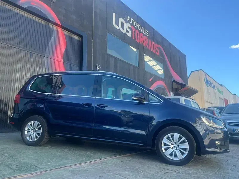 Usado VW Sharan Advance 140 CV (102 kW) 2014 Azul Monovolumen