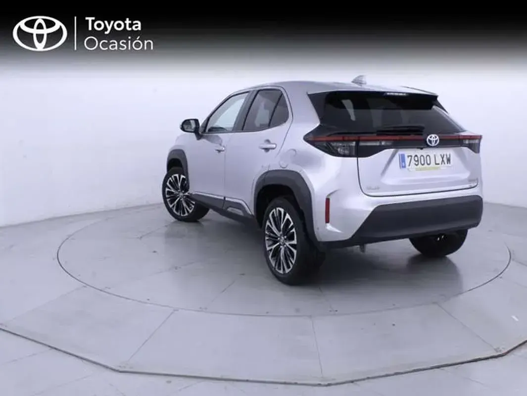 Usado Toyota Yaris Cross Style 116 CV (85 kW) 2022 Gris SUV