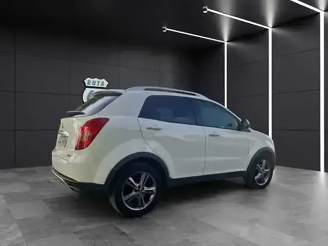 Usado SsangYong Korando 175 CV (128 kW) 2012 Blanco SUV