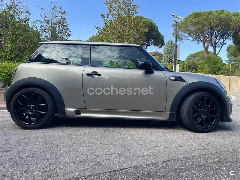 Usado Mini John Cooper Works 210 CV (154 kW) 2007 Gris / plata Utilitario