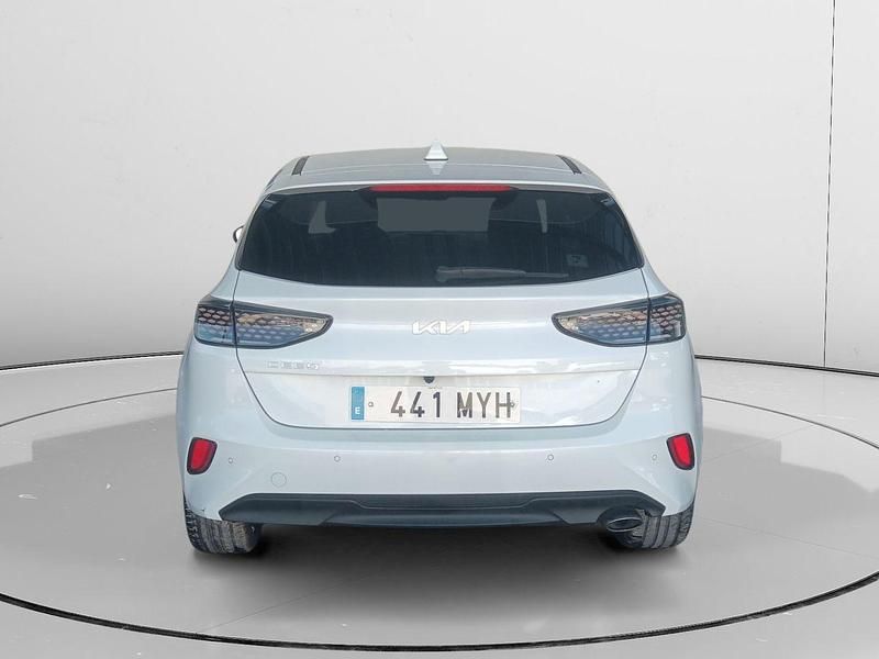 Usado Kia Ceed Style 101 CV (74 kW) 2025 Blanco Utilitario