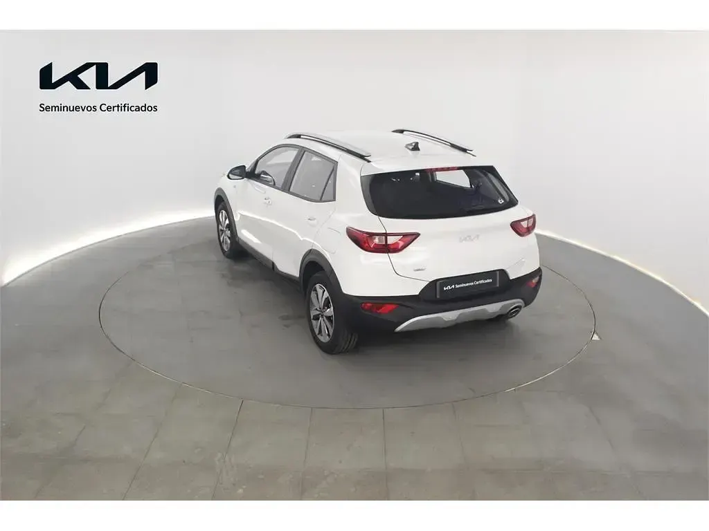 Usado Kia Stonic 101 HP (74 kW) 2025 Branco SUV