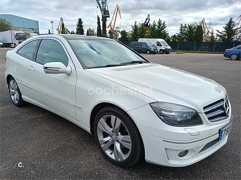 Usado Mercedes CLC200 122 CV (89 kW) 2010 Blanco Utilitario