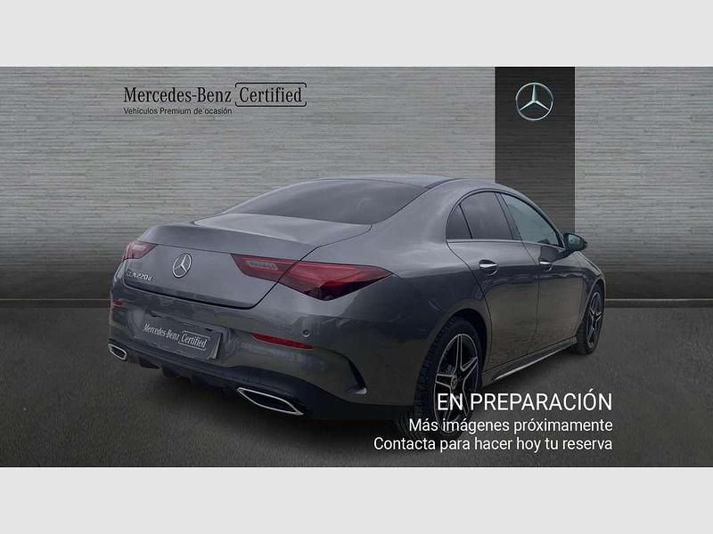 Usado Mercedes CLA220 190 CV (139 kW) 2025 Gris Berlina