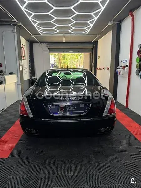 Usado Maserati Quattroporte GT 400 CV (294 kW) 2004 Negro Berlina