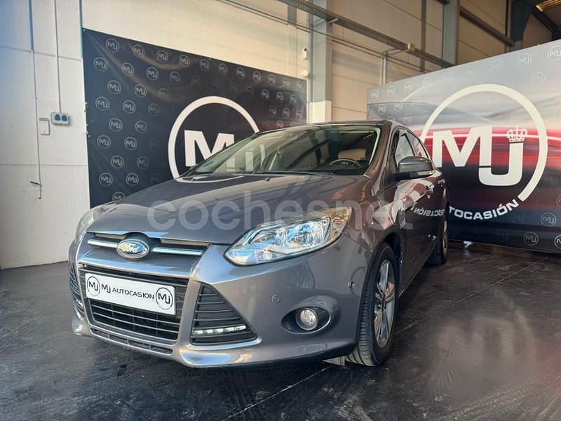 Gris / plata Usado 2014 Ford Focus Titanium Berlina | 6890 € (Precio justo) - Imagen 1/4