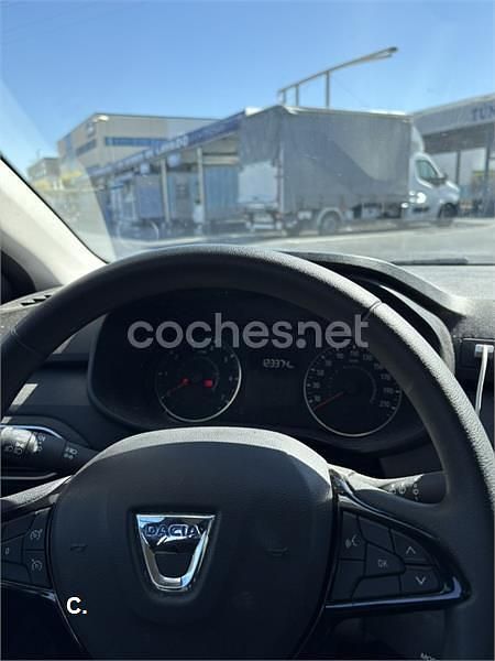 Rojo Usado 2022 Dacia Sandero Essentiel Utilitario | 9700 € (Precio justo) - Imagen 1/2