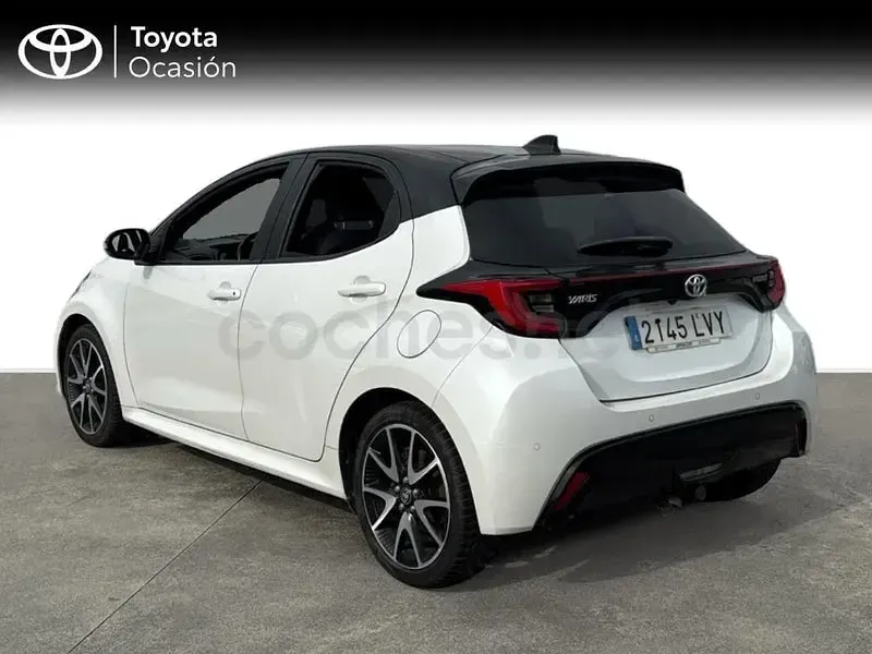 Usado Toyota Yaris Hybrid Plus 116 CV (85 kW) 2022 Blanco Berlina