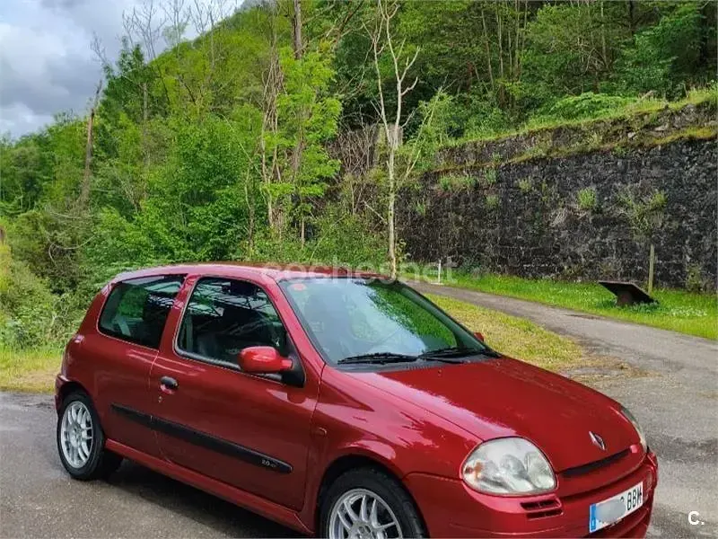 Usado Renault Clio 172 CV (126 kW) 2000 Granate Berlina