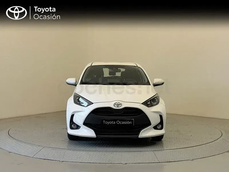 Usado Toyota Yaris 125 CV (91 kW) 2023 Blanco Utilitario