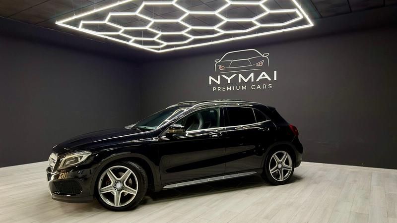 Usado Mercedes GLA220 AMG line 170 CV (125 kW) 2015 Negro SUV