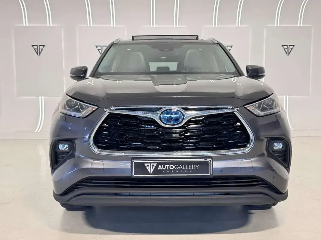 Usado Toyota Highlander Advance 247 CV (181 kW) 2022 Gris SUV