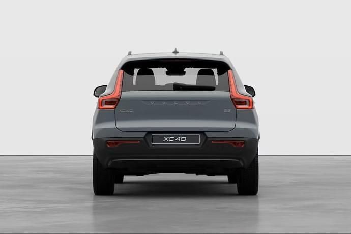 Nuevo Volvo XC40 Plus 163 CV (119 kW) 2025 Oro SUV