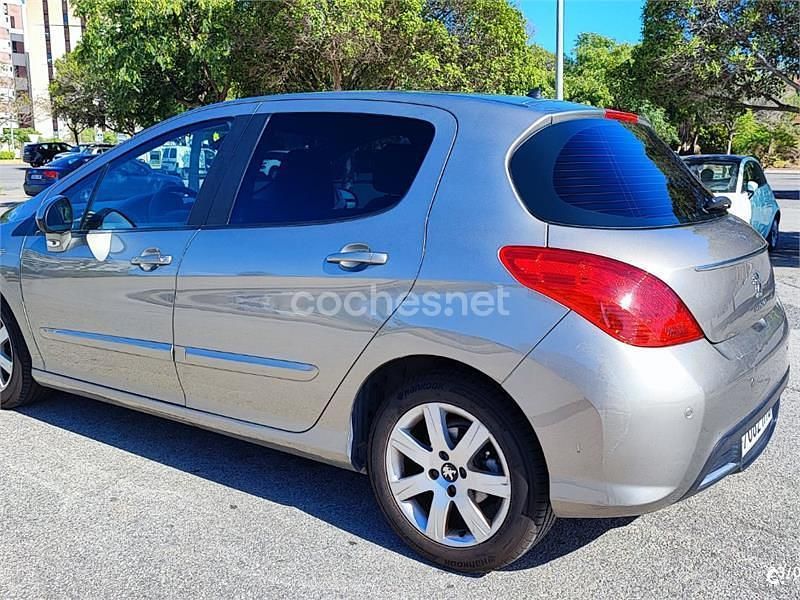 Usado Peugeot 308 Access 120 CV (88 kW) 2013 Beige Berlina