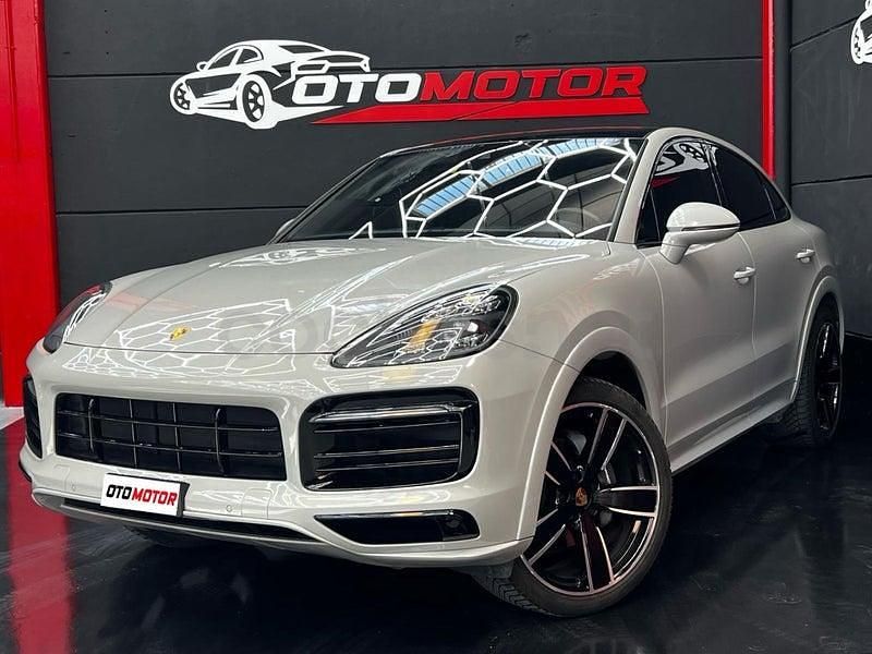 Usado Porsche Cayenne 340 CV (250 kW) 2020 Gris / plata SUV