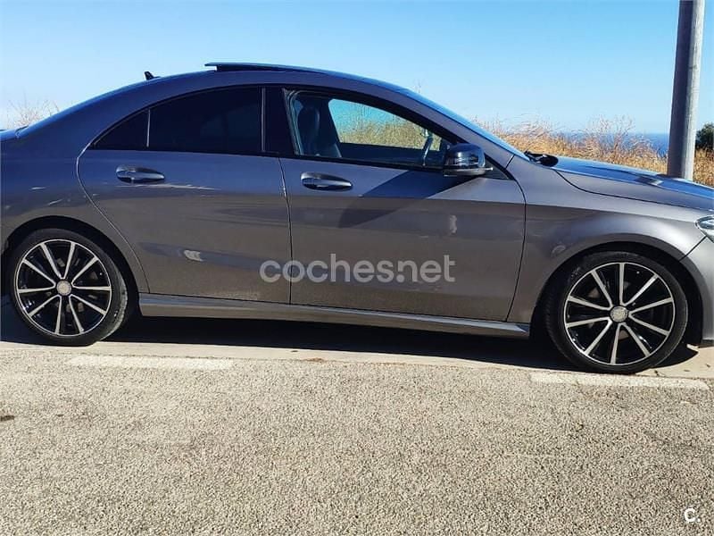 Usado Mercedes CLA200 Urban 136 CV (100 kW) 2014 Gris / plata Berlina