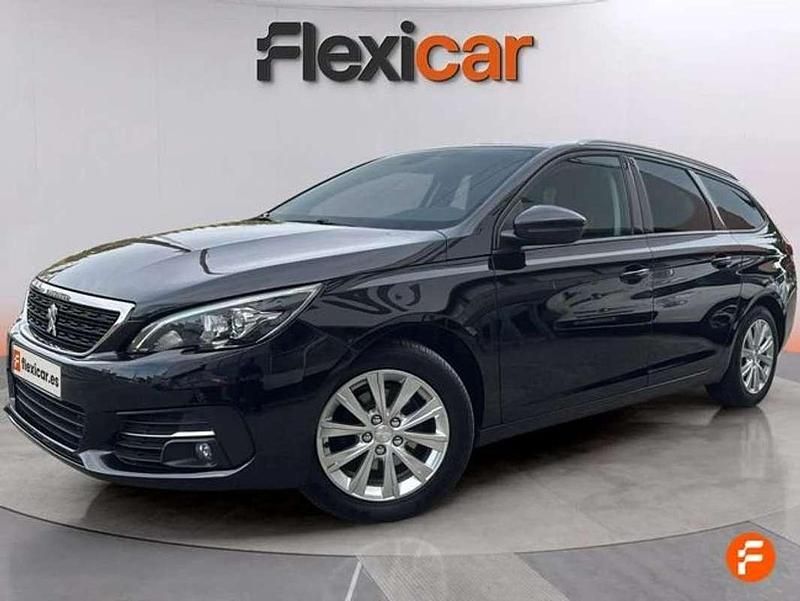 Usado Peugeot 308 Active 120 CV (88 kW) 2018 Negro Utilitario