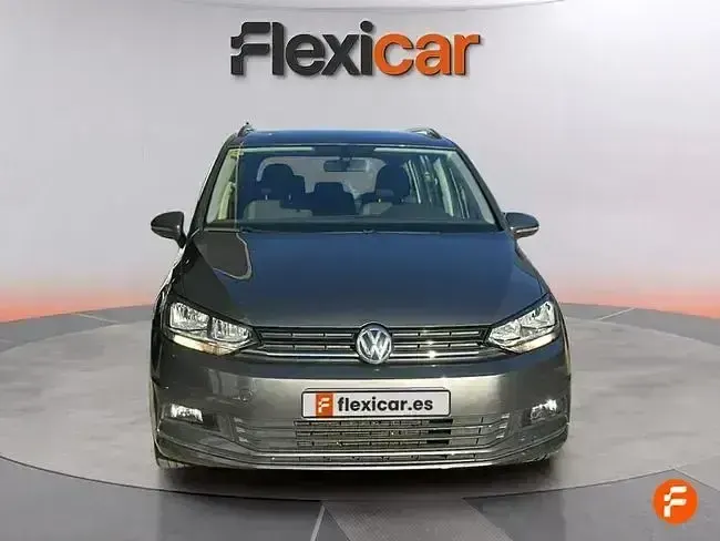 Usado VW Touran Edition 115 CV (84 kW) 2018 Gris / plata Monovolumen