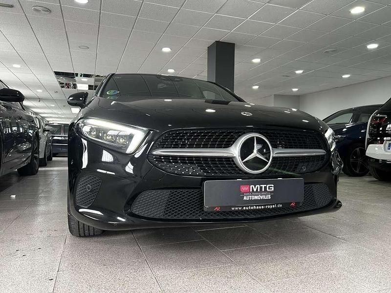 Usado Mercedes A250 218 CV (160 kW) 2022 Negro Berlina