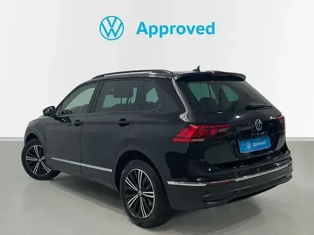 Usado VW Tiguan Life 150 CV (110 kW) 2022 Negro SUV