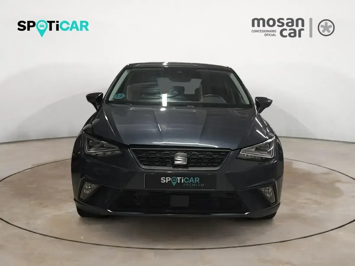 Usado Seat Ibiza Style Plus 110 CV (80 kW) 2022 Gris Utilitario