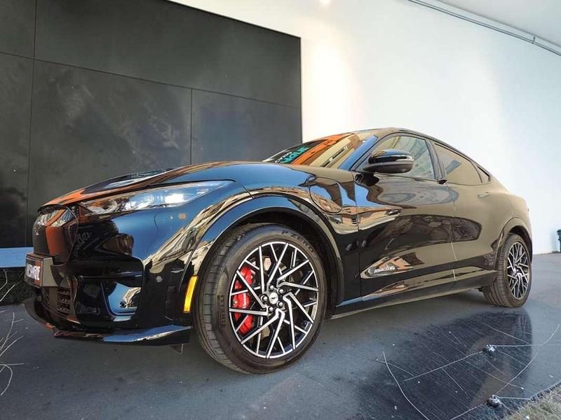 Occasion Ford Mustang Mach-E Premium 258 kW (351 PK) 2022 Zwart SUV