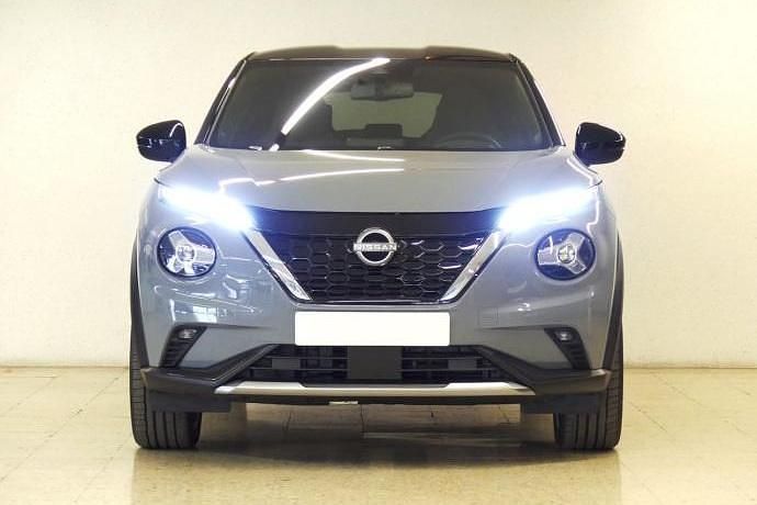 Usado Nissan Juke N-Connecta 144 CV (105 kW) 2023 Gris katana + techo negro SUV