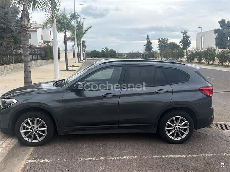 Usado BMW X1 116 CV (85 kW) 2021 Gris / plata SUV
