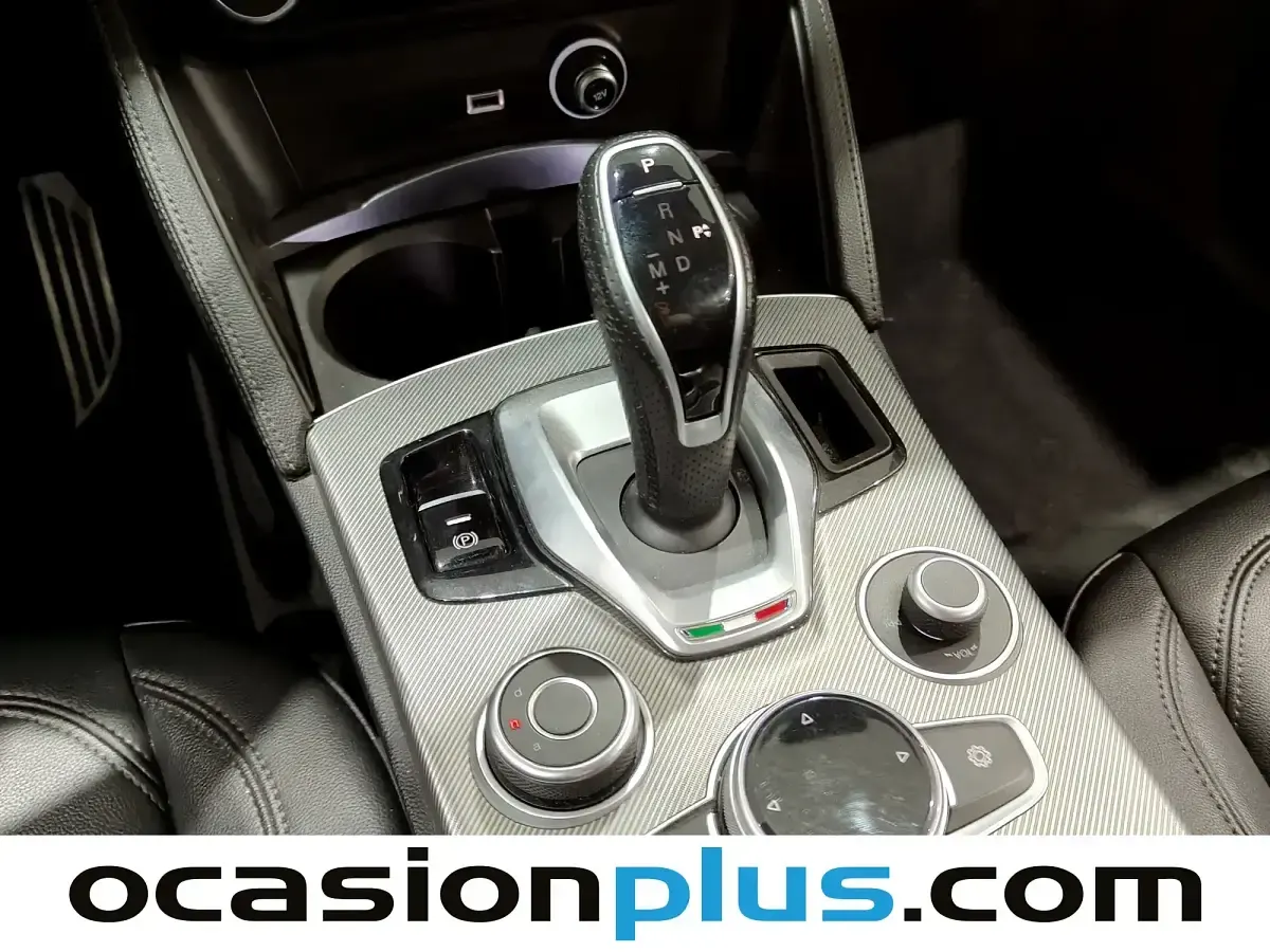 Usado Alfa Romeo Stelvio Sprint 190 CV (139 kW) 2022 Blanco SUV