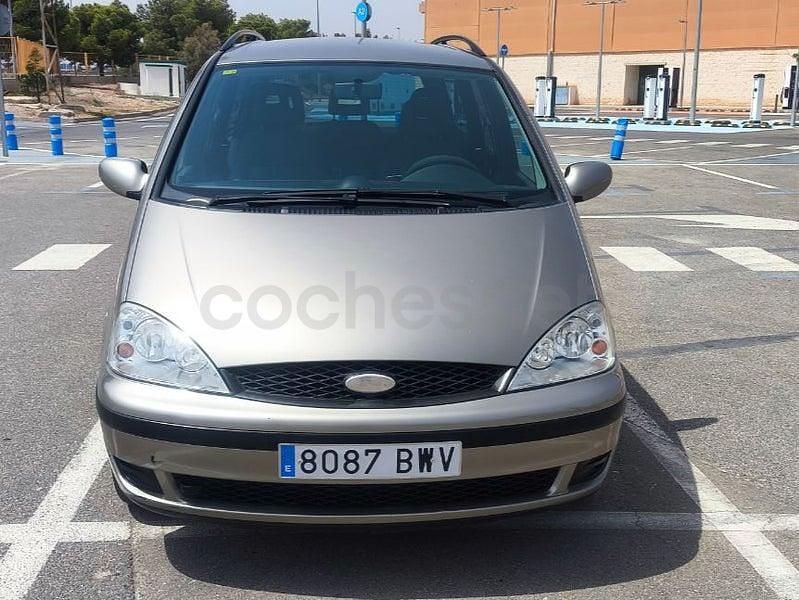 Usado Ford Galaxy Trend 115 CV (84 kW) 2002 Beige Monovolumen