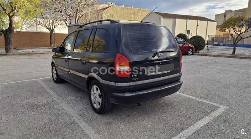 Usado Opel Zafira Elegance 100 CV (73 kW) 2001 Negro Monovolumen