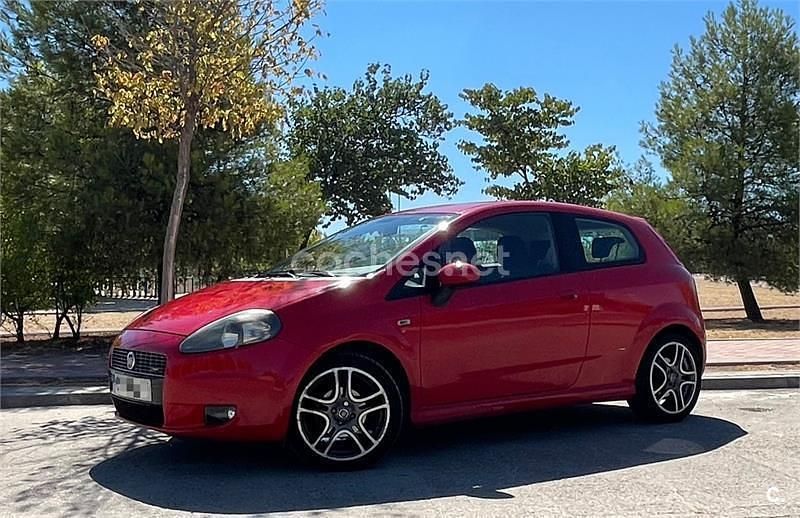 Rojo Usado 2008 Fiat Grande Punto Sport Utilitario | 4499 € (Un poco caro) - Imagen 1/4