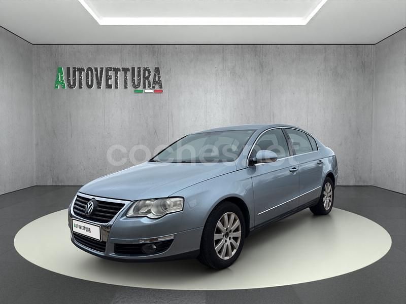 Gris / plata Usado 2007 VW Passat Advance Berlina | 5900 € (Precio justo) - Imagen 1/4