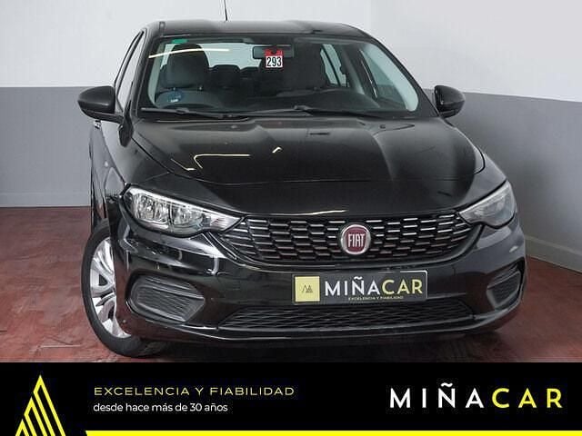 Usado Fiat Tipo Easy 120 CV (88 kW) 2018 Negro Berlina