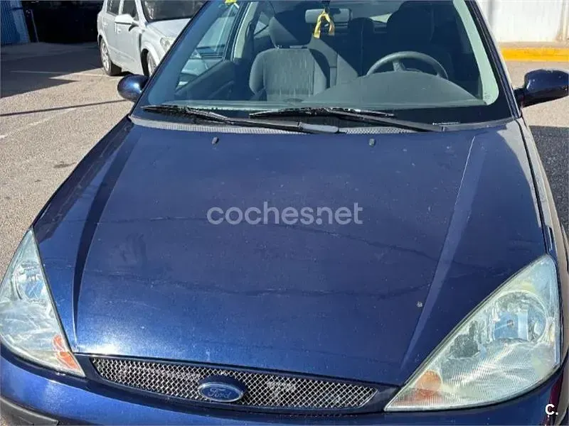 Usado Ford Focus Trend 115 CV (84 kW) 2004 Azul Berlina