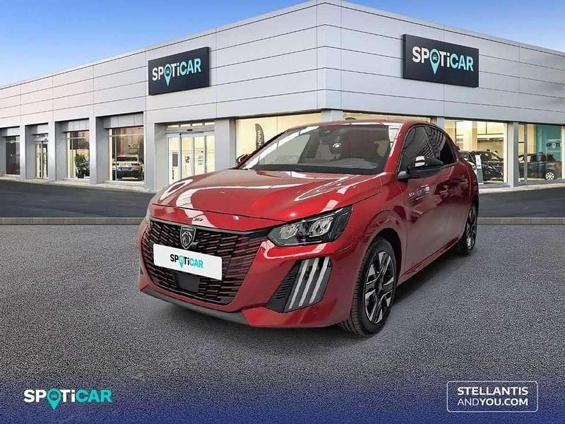 Usado Peugeot 208 Allure 111 CV (81 kW) 2025 Rojo Utilitario