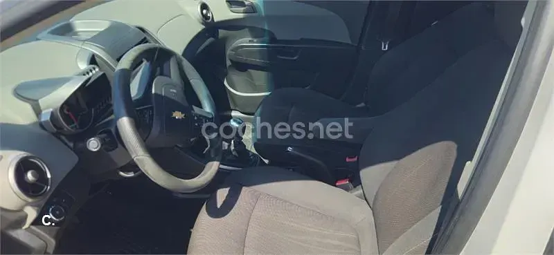 Usado Chevrolet Aveo LT 95 CV (69 kW) 2012 Blanco Berlina